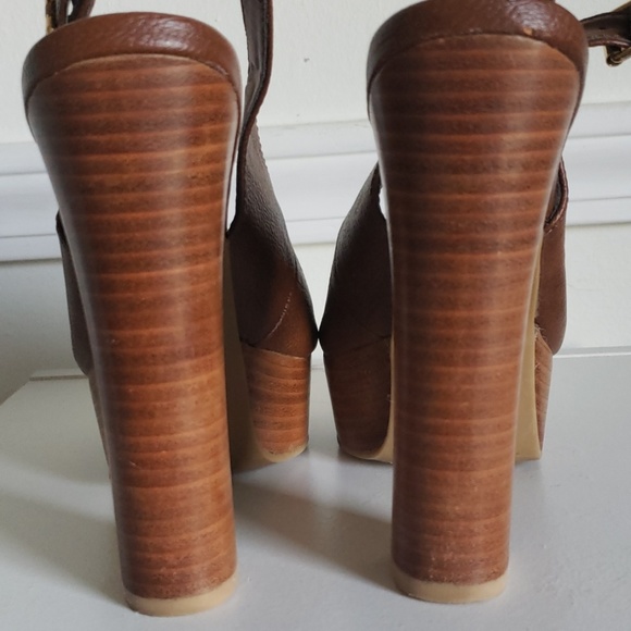 STEVE MADDEN Jonnah Heels - Picture 4 of 8